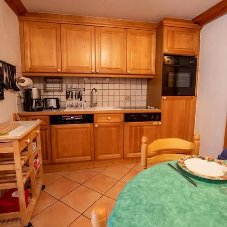 Krystor 4 Apartment *